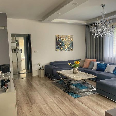 Apartmán Modern 2 Bed House Near Bratislava With Parking Rovinka Exteriér fotografie