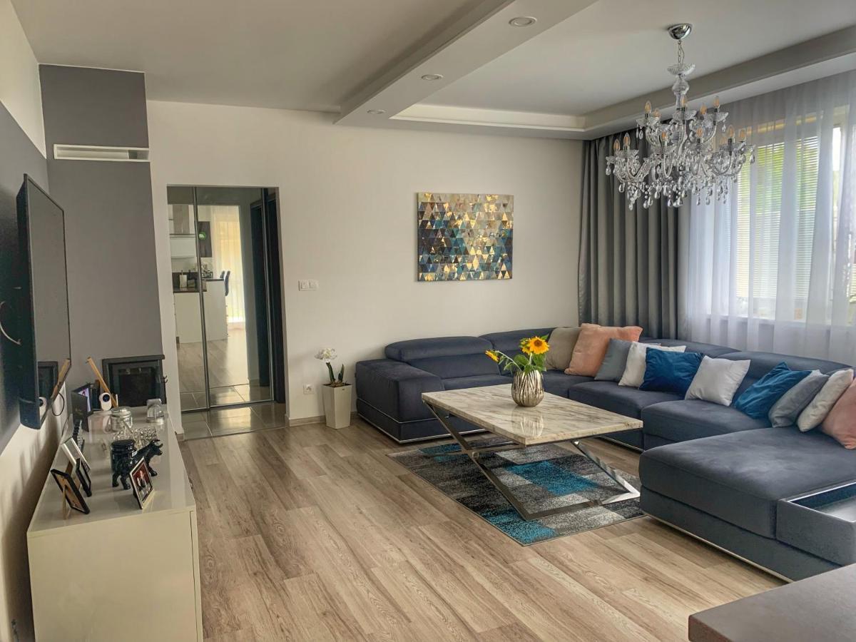 Apartmán Modern 2 Bed House Near Bratislava With Parking Rovinka Exteriér fotografie
