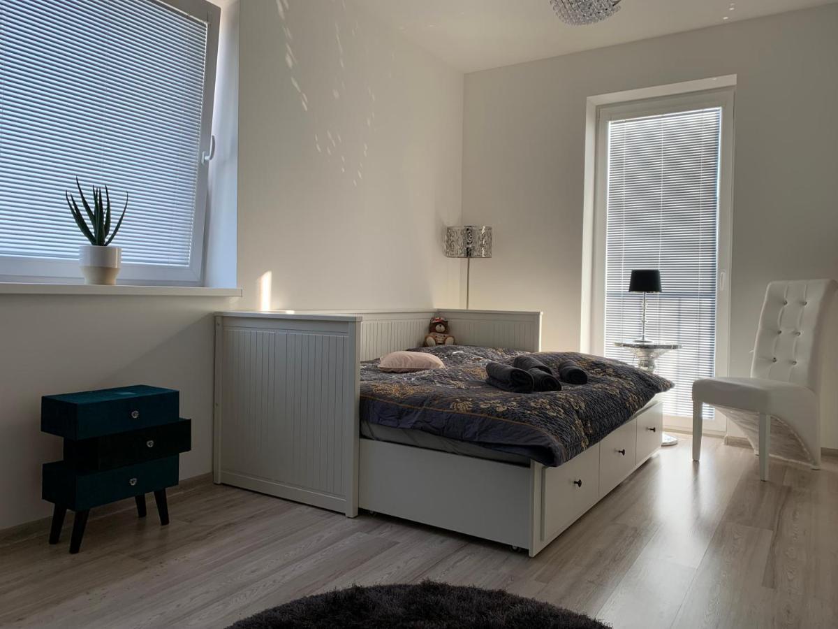 Apartmán Modern 2 Bed House Near Bratislava With Parking Rovinka Exteriér fotografie