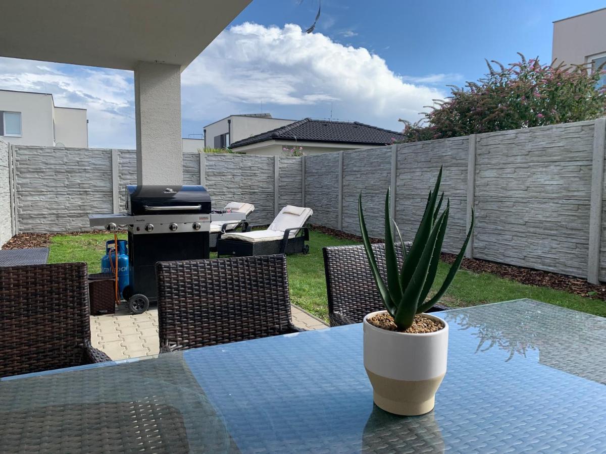 Apartmán Modern 2 Bed House Near Bratislava With Parking Rovinka Exteriér fotografie